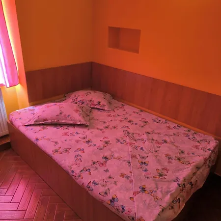 Casa De Vacanta Anni - 2 Min De Piata Дом отдыха