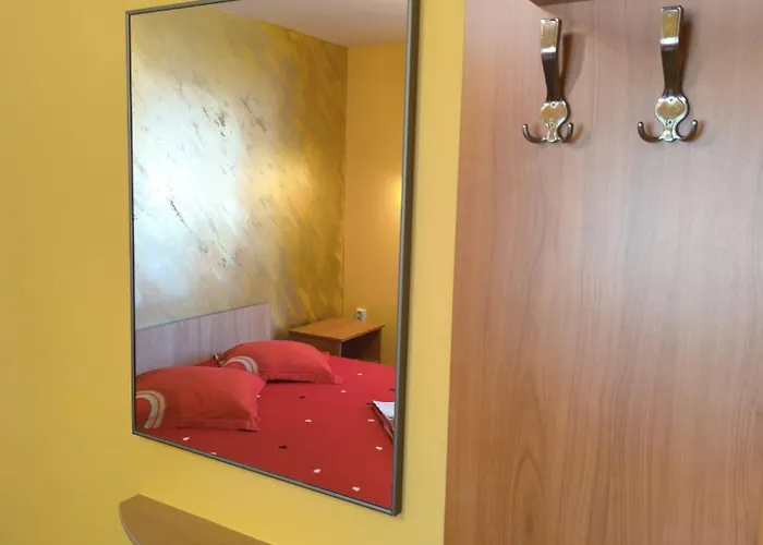 Casa De Vacanta Anni - 2 Min De Piata 펜션 데포리노드